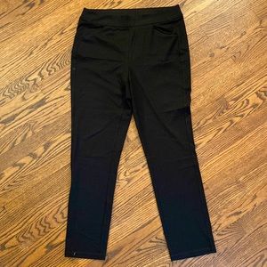 Chico’s Travelers collection pant. Ankle length. Size 1 (M/8).